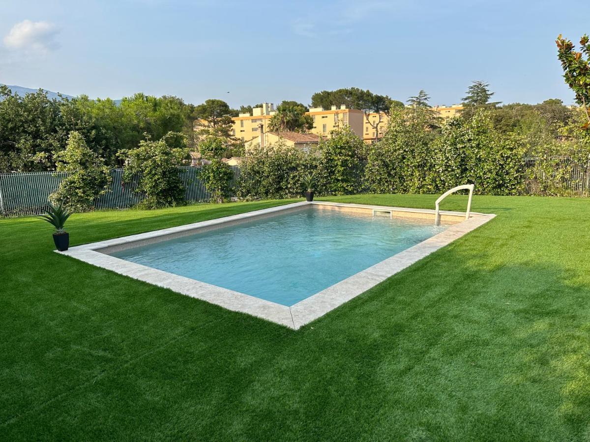 Petite Maisonette Adossee Mais Independante Avec Piscine Βίλα Peymeinade Εξωτερικό φωτογραφία
